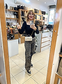 Elde Tutmalı Zincir Askı İçi Deri Geçişli Modelimiz Kum Rengi (19x11 cm) dir