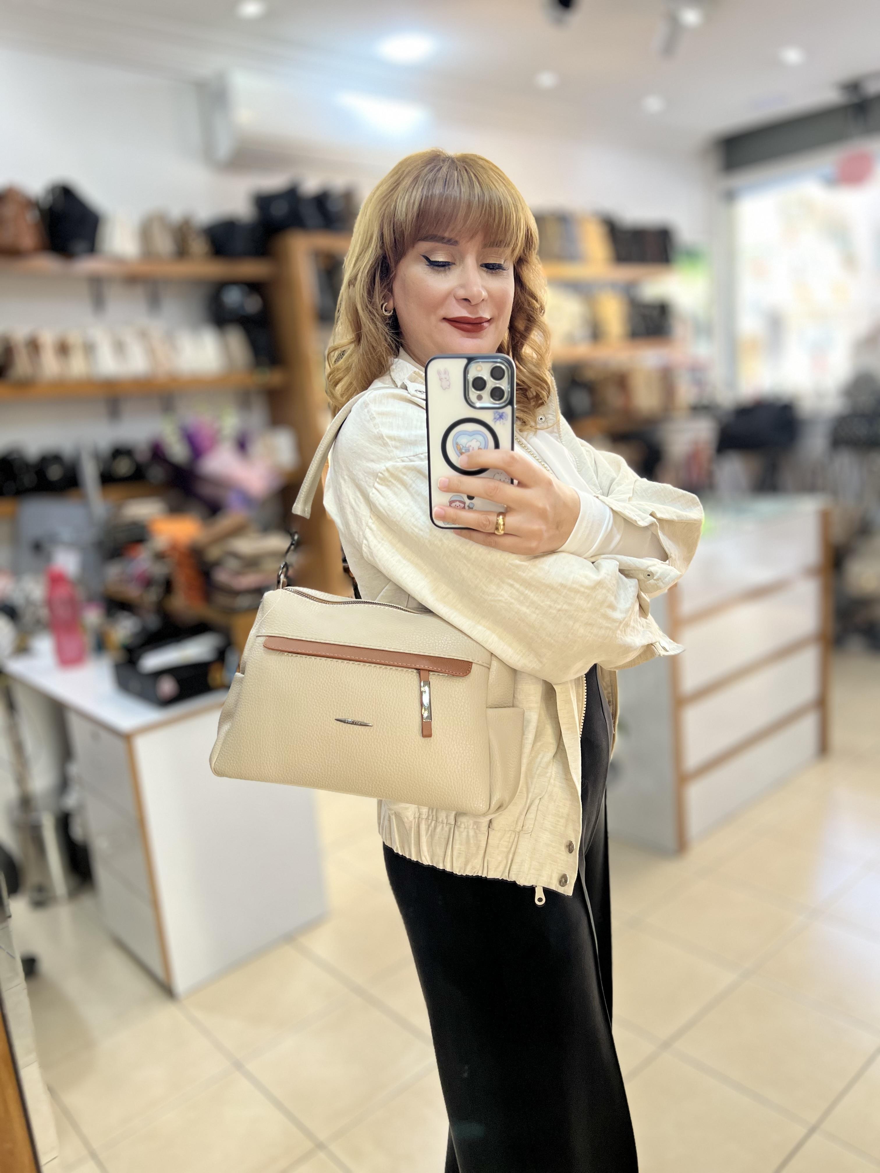 Çok Gözlü Yumuşak ve Hafif Yapılı Çift Askılı Omuz ve Çapraz Çanta Vizon Taba Geçişli Deri (30x24 cm)